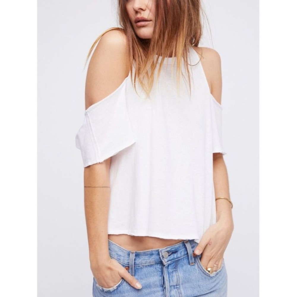 NWT We The Free Off-White Cut Out‎ Cold Shoulder Tee Size Medium Boho Casual